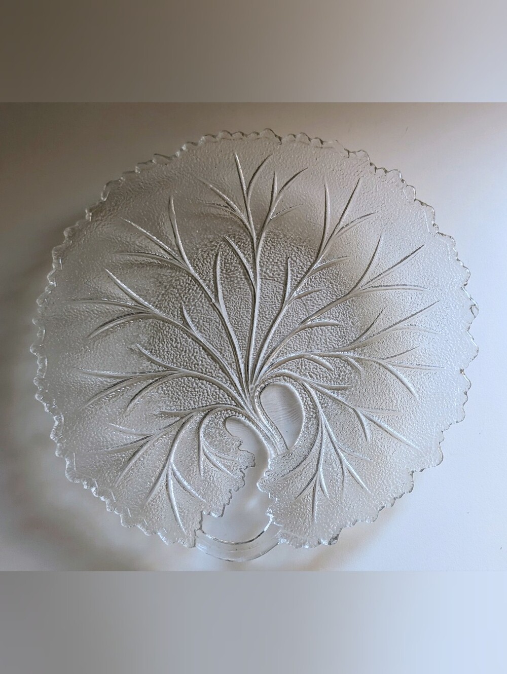 Indiana Glass - Retro 70s Leaf Plate - Clear Glass